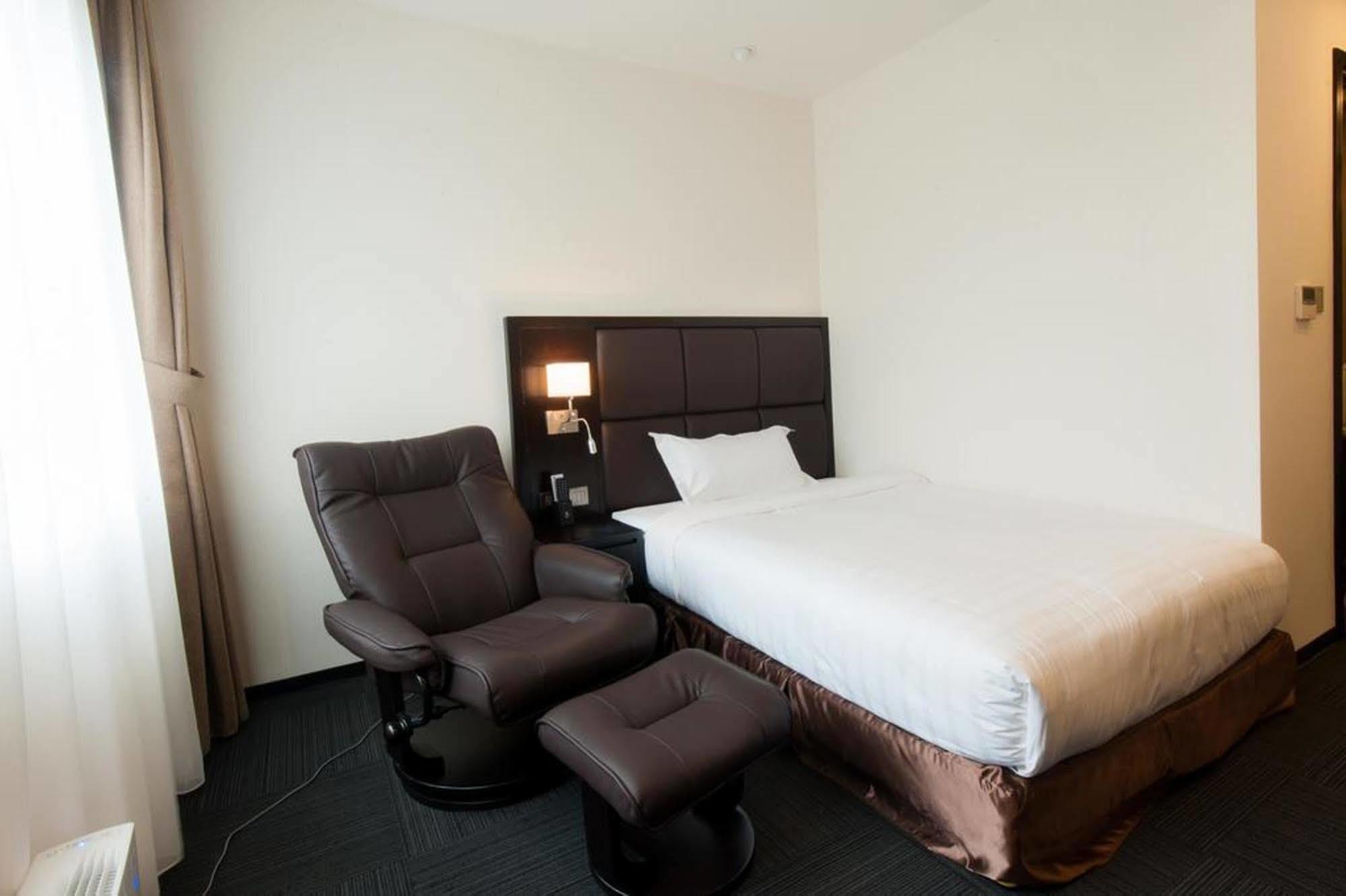 Sakura Hotel Hanoi Exterior photo